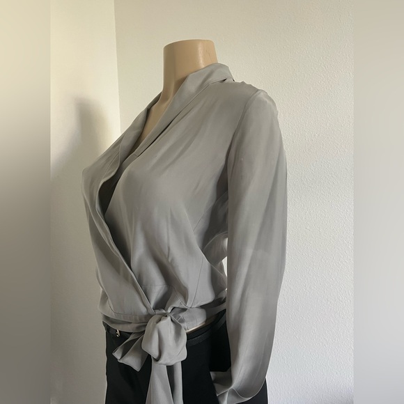 J Brand 100% Silk Wrap Blouse Gray Long Sleeve Size Small - Picture 2 of 9